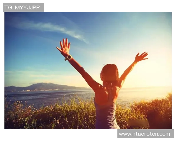 追逐梦想的旅程在天空中绽放光芒与希望的交汇点