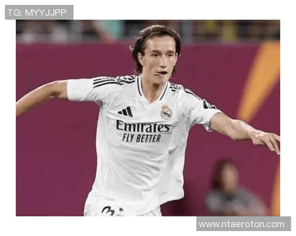 马丁内斯的传奇旅程：从新星崛起到足坛巨星的蜕变与挑战